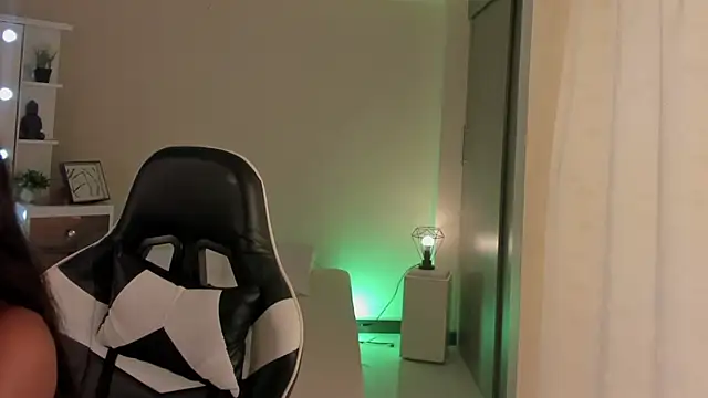 SavannahWildee online show from March 2025 02:32:01 PM