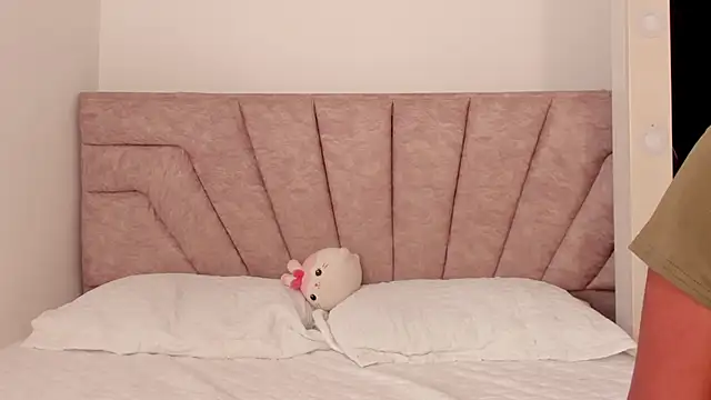 SavannahWildee online show from November 2025 12:17:01 PM