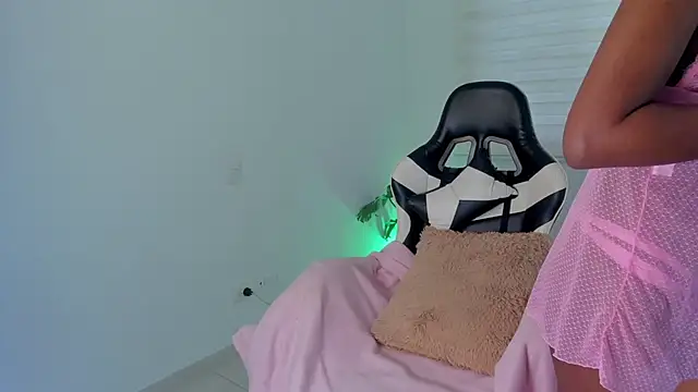 Snapshot of SavannahWildee chatting on August 2026 11:59:01 AM SavannahWildee online show from August 2026 11:59:01 AM