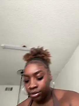 LillShayy online show from February 2026 04:55:02 PM