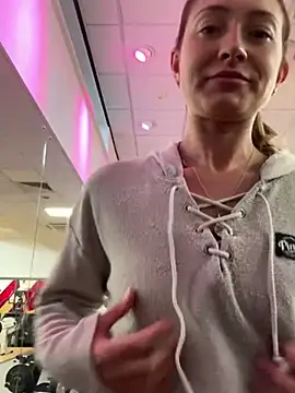 Pollypearson online show from January 2025 12:49:01 PM