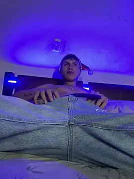 Snapshot of pipeynick chatting on December 2024 11:43:02 PM pipeynick online show from December 2024 11:43:02 PM