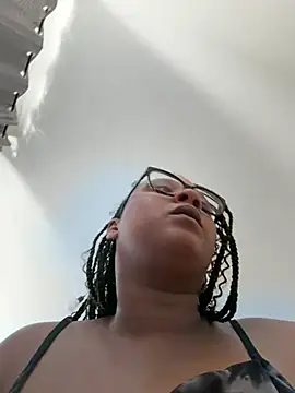 BaddieMelanie online show from June 2026 01:00:02 PM