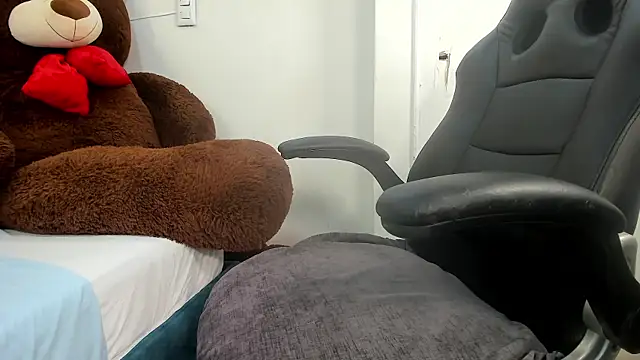 karina mason online show from October 2025 12:18:02 PM