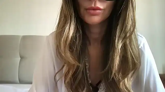 paolajonez online show from December 2024 12:07:02 PM