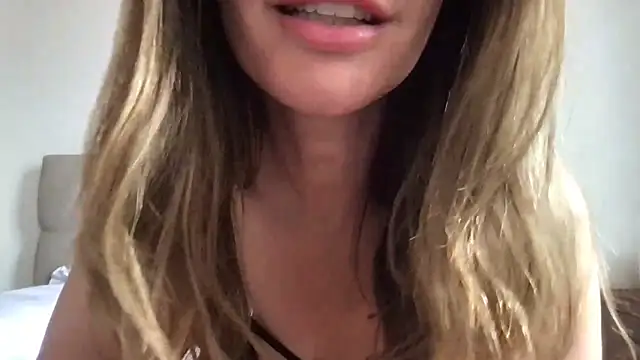 paolajonez online show from December 2024 03:24:02 PM