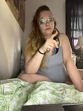 Snapshot of Lalalynn chatting on November 2025 05:25:01 PM Lalalynn online show from November 2025 05:25:01 PM