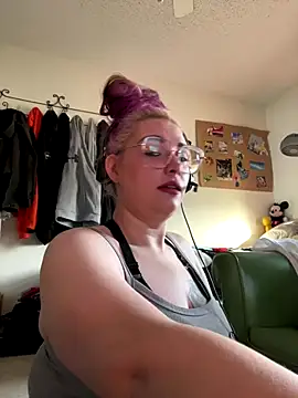 Snapshot of Lalalynn chatting on December 2025 03:32:02 PM Lalalynn online show from December 2025 03:32:02 PM