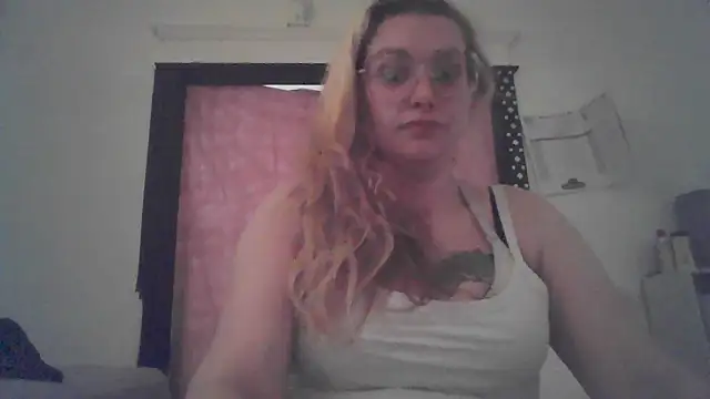Snapshot of Lalalynn chatting on April 2026 06:25:01 PM Lalalynn online show from April 2026 06:25:01 PM
