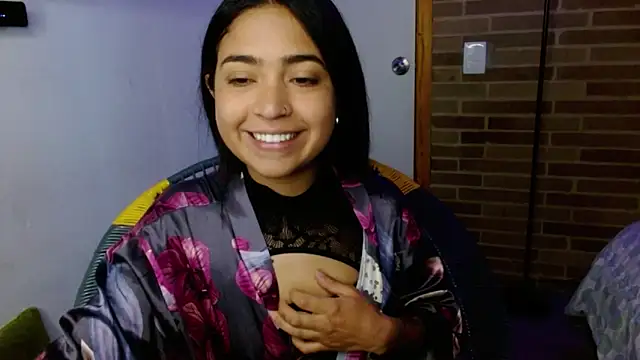 helenacyruss online show from November 2025 02:06:01 PM