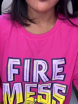 LeisyXO online show from December 2024 08:00:01 AM