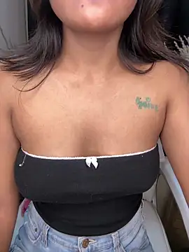 LeisyXO online show from January 2025 01:18:02 AM