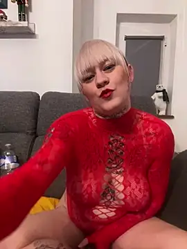 poussichienne online show from December 2024 07:54:02 PM