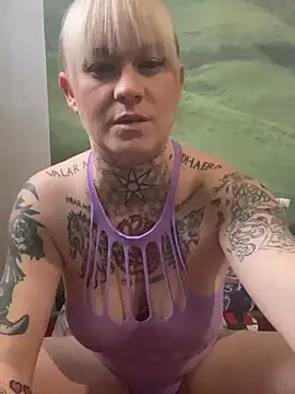 poussichienne online show from February 2025 01:30:01 PM