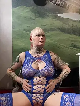 poussichienne online show from February 2025 12:22:02 PM