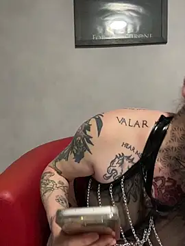 poussichienne online show from March 2025 12:52:02 PM