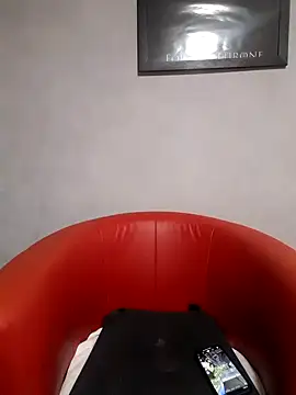 poussichienne online show from March 2025 04:37:02 PM