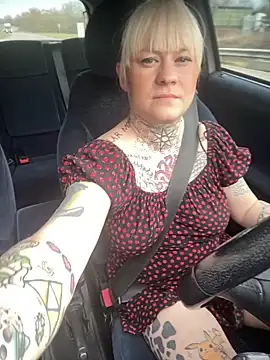 poussichienne online show from March 2025 01:01:02 PM