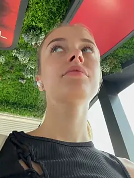 enjoy my beauty online show from January 2025 04:39:02 AM