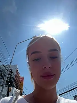 enjoy my beauty online show from February 2025 04:33:02 AM