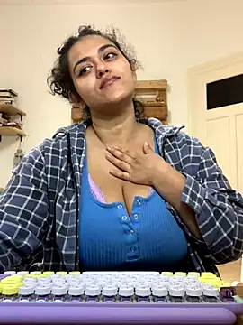 Curvydesifromgermany online show from September 2025 02:42:02 PM