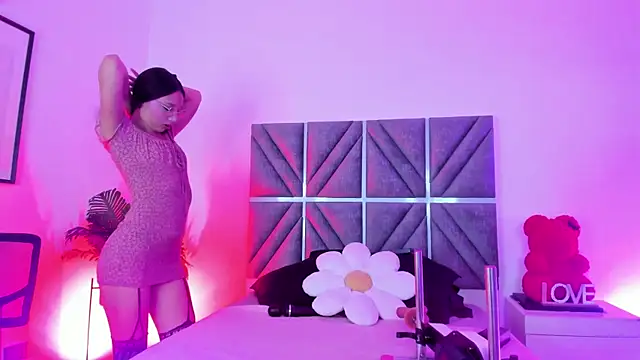 Laura Dicardy online show from February 2026 07:37:02 PM