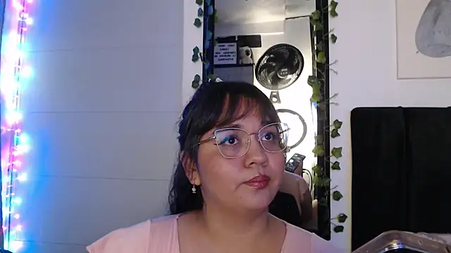Snapshot of Alezapark chatting on July 2026 05:19:01 PM Alezapark online show from July 2026 05:19:01 PM