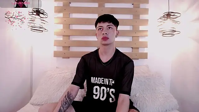 Steev Novoa online show from February 2025 04:15:02 AM