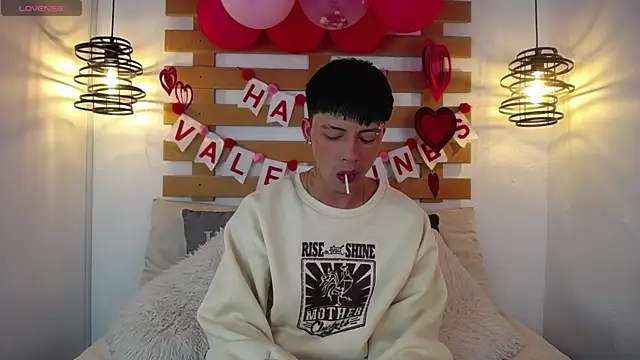 Steev Novoa online show from February 2025 04:23:02 AM