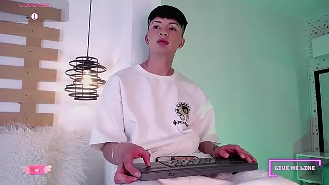 Steev Novoa online show from March 2025 05:16:01 AM