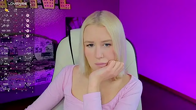 Snapshot of Selenatrend chatting on February 2026 12:11:01 PM Selenatrend online show from February 2026 12:11:01 PM