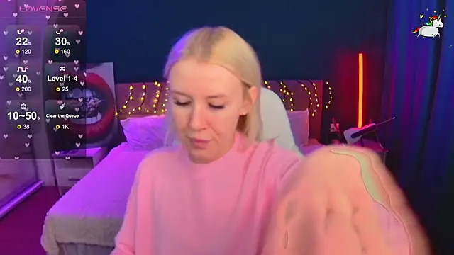 Snapshot of Selenatrend chatting on February 2026 12:01:02 PM Selenatrend online show from February 2026 12:01:02 PM