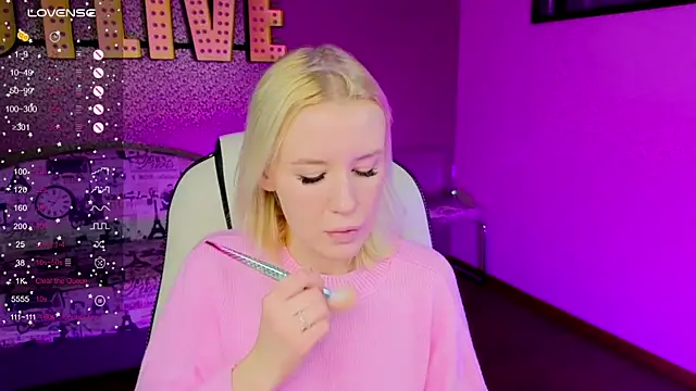 Snapshot of Selenatrend chatting on February 2026 06:14:02 AM Selenatrend online show from February 2026 06:14:02 AM