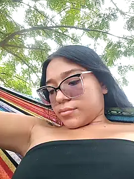 -VICKKY online show from January 2025 08:00:01 PM