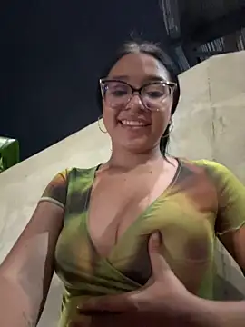 -VICKKY online show from February 2025 01:03:02 AM