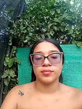 -VICKKY online show from February 2025 07:31:02 PM