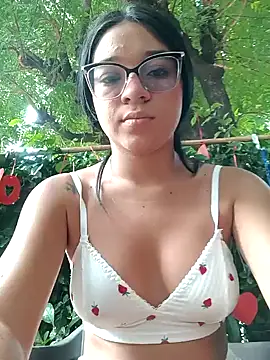 -VICKKY online show from February 2025 01:27:01 PM