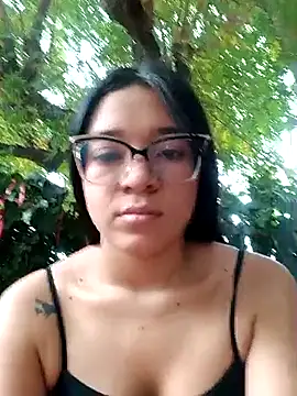 -VICKKY online show from March 2025 01:59:02 PM