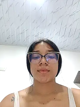 -VICKKY online show from March 2025 01:54:02 AM