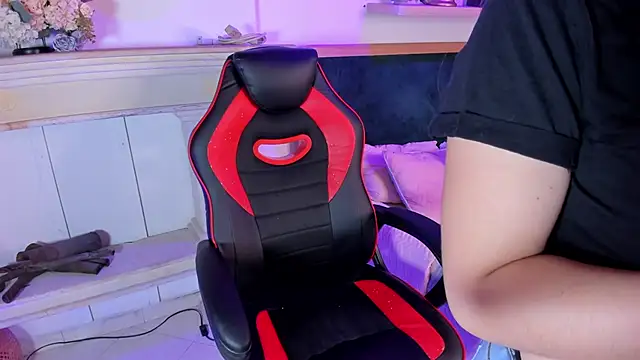 tiffany becker online show from February 2025 08:03:01 PM