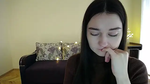 Pretty shy online show from January 2025 09:19:01 AM