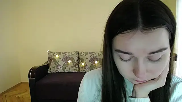 Pretty shy online show from January 2025 12:11:02 PM