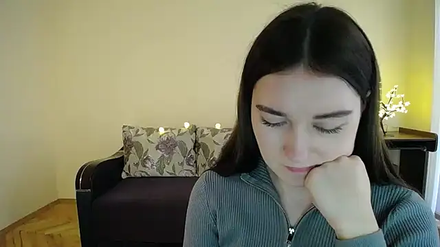 Pretty shy online show from January 2025 12:40:02 PM