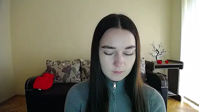 Pretty shy online show from October 2025 08:13:01 AM