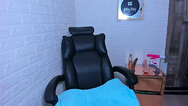 Snapshot of ImCrazzy chatting on November 2025 04:18:01 PM ImCrazzy online show from November 2025 04:18:01 PM