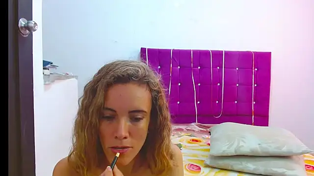 chantalsemenova1 online show from March 2025 02:48:02 PM