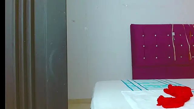 chantalsemenova1 online show from September 2025 08:19:01 PM