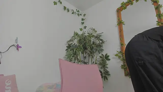Snapshot of BonnieCute_ chatting on July 2026 12:13:01 AM BonnieCute online show from July 2026 12:13:01 AM