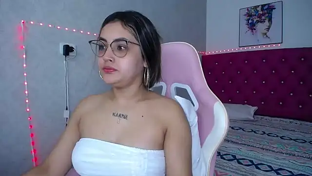Snapshot of antonella_sweetlittle chatting on May 2026 11:48:02 AM antonella sweetlittle online show from May 2026 11:48:02 AM