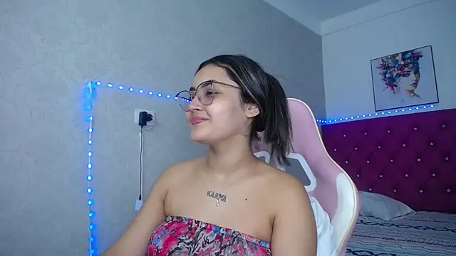 Snapshot of antonella_sweetlittle chatting on May 2026 12:32:01 PM antonella sweetlittle online show from May 2026 12:32:01 PM